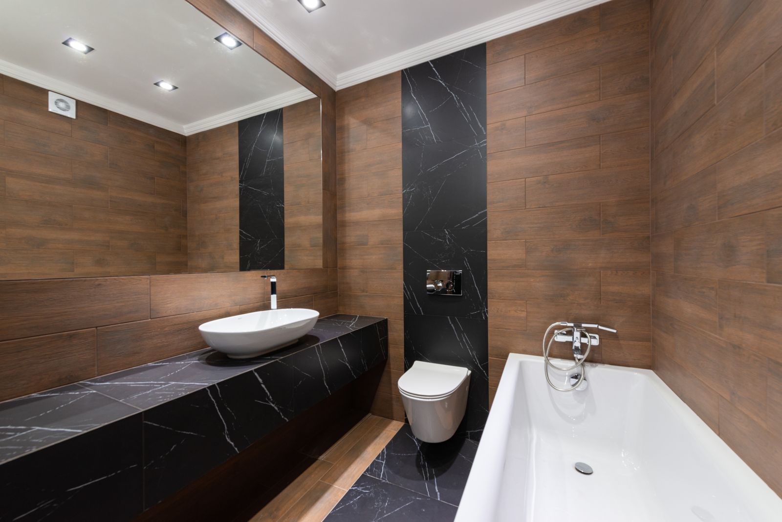 Property bathroom photo 7045358